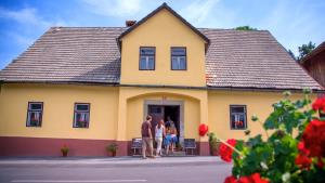 Produkcija Bakster -  Pavletova hiša v Krašnji